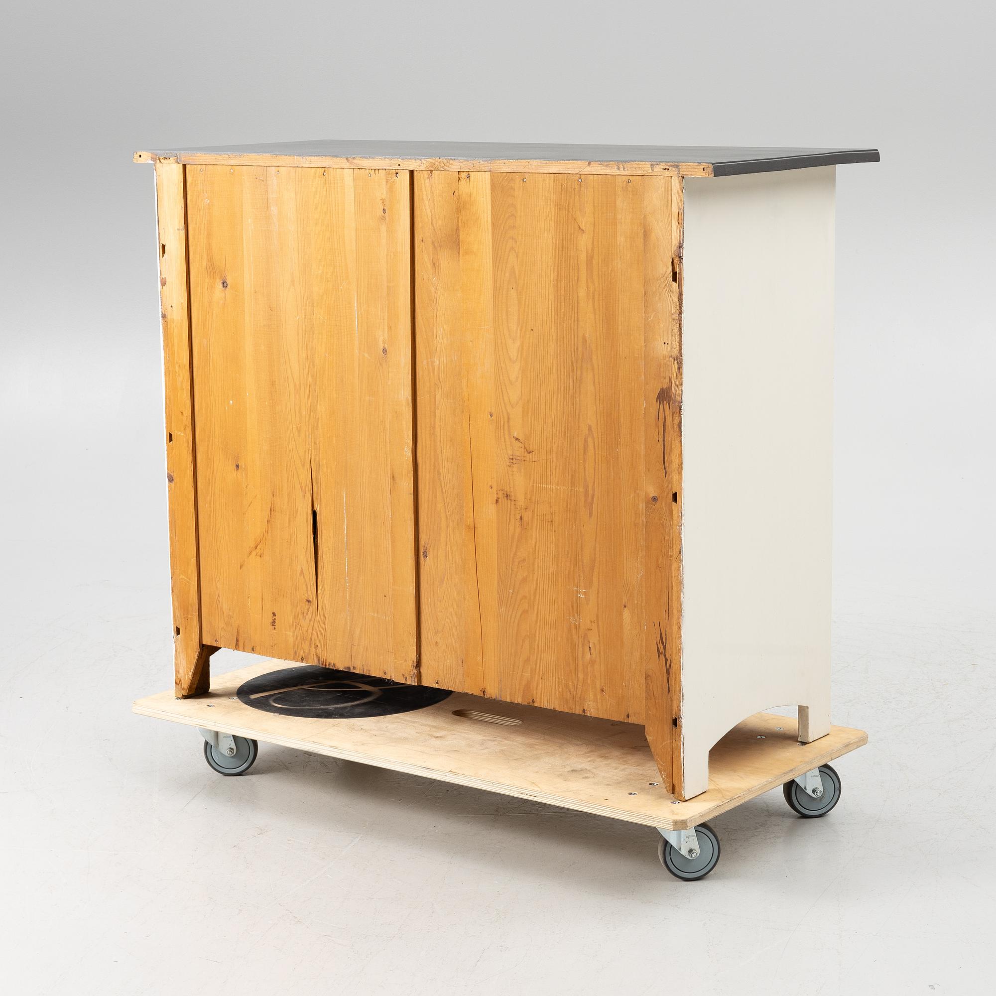 Skänk, tidigt 1900-tal.