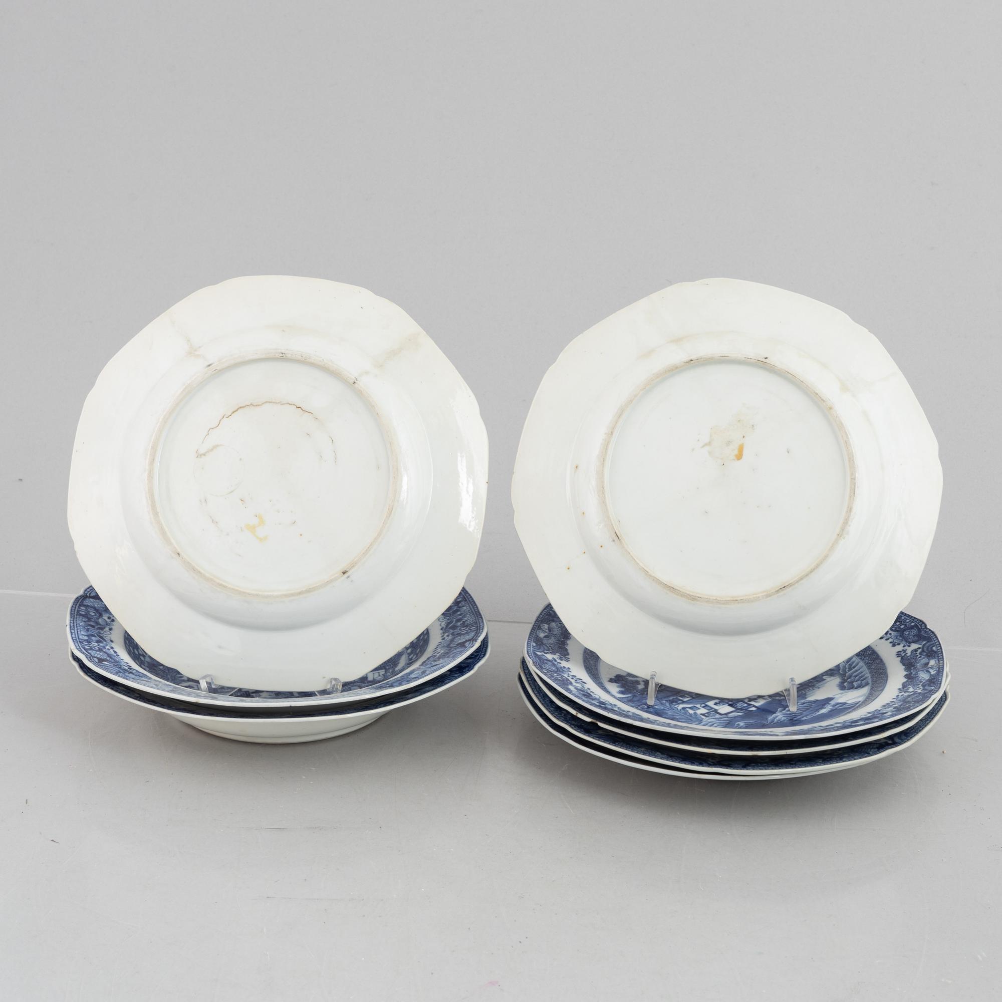 A set of eight blue and white export porcelain plates, China, Qianlong (1736-95).