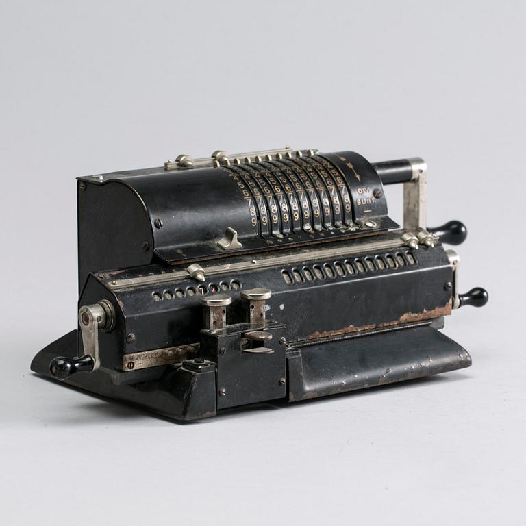 RÄKNEMASKIN, Original -Odhner. Göteborg, modell 7, 1930/40-tal.