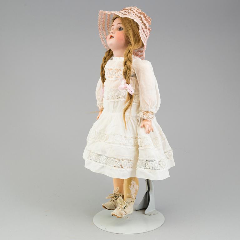 a Heinrich Hantwerck pocellain doll from around 1900.