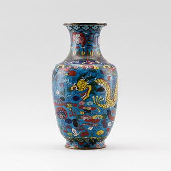 VAS, cloisonné, Kina, 1800-tal.