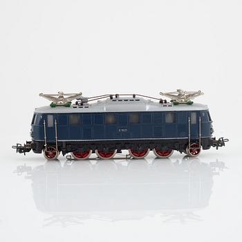 Märklin, ellok 2 st, modell MS 800 och 3023, spår H0.