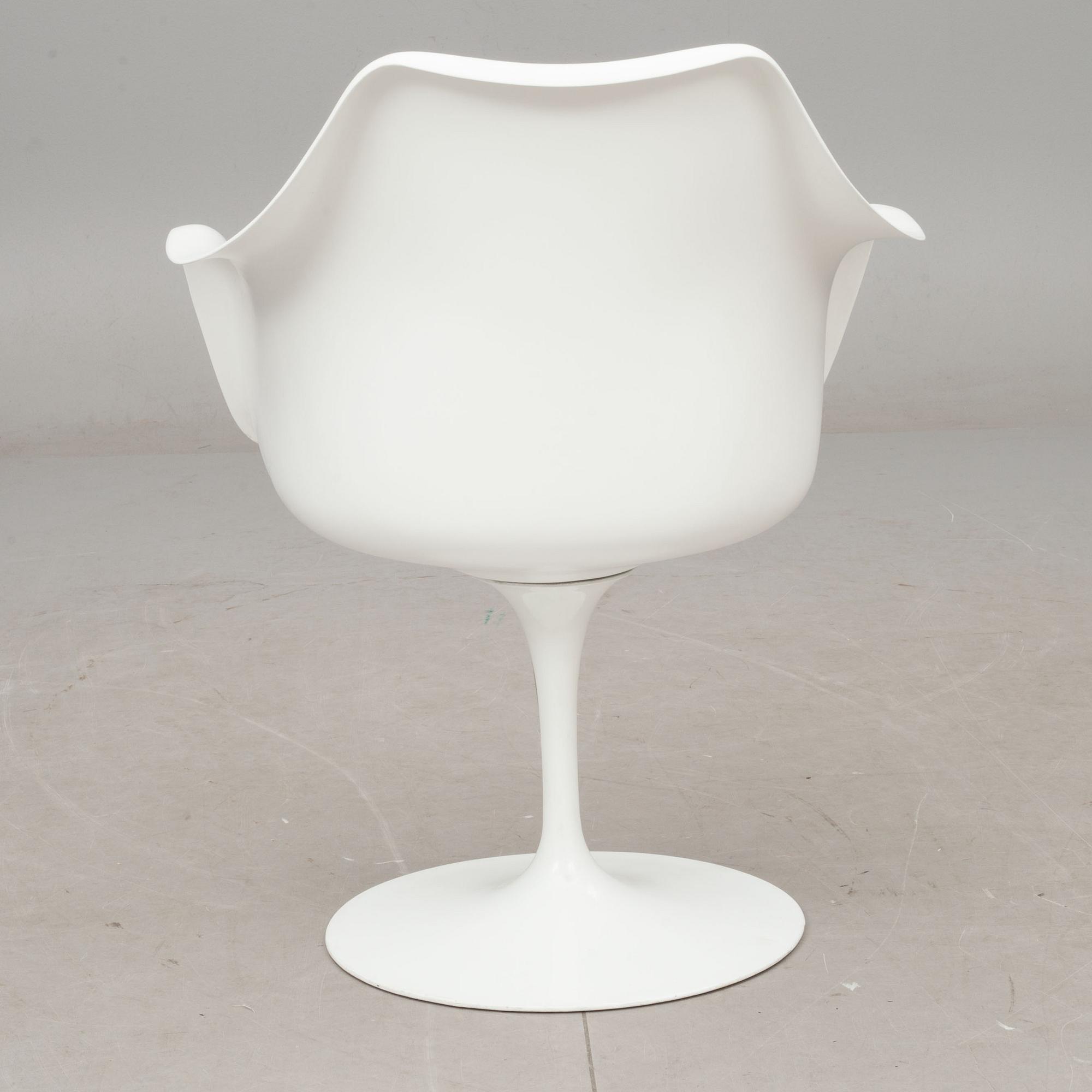 KARMSTOL, "Tulip", Eero Saarinen, Knoll International.