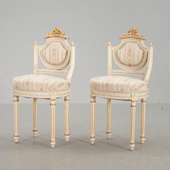 STOLAR, ett par, sk. boudoirstolar, Louis XVI-stil.
