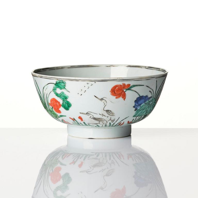 A famille verte bowl, tea caddy and mallet shaped vase, Qing dynasty, Kangxi (1662-1722).