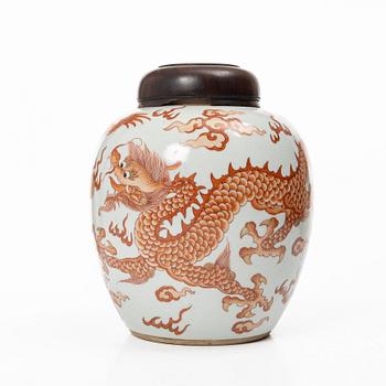 Bojan / kruka, porslin, sen Qingdynasti, 1800-tal.