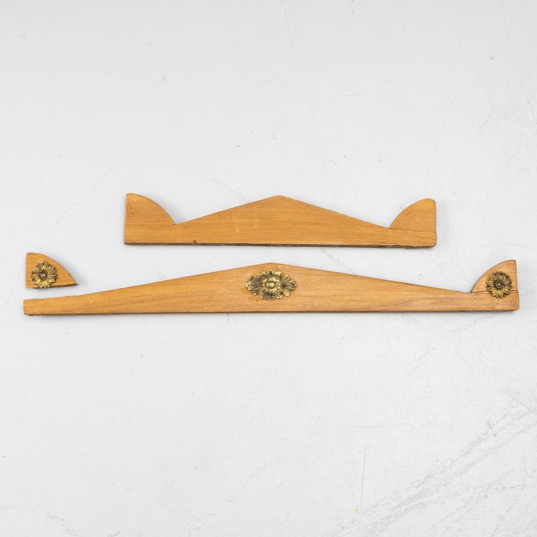 Bokskåp 1800-talets mitt.