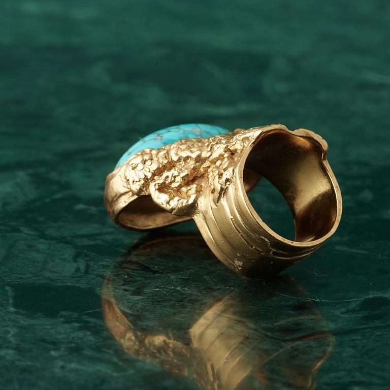 RING, Yves Saint Laurent.