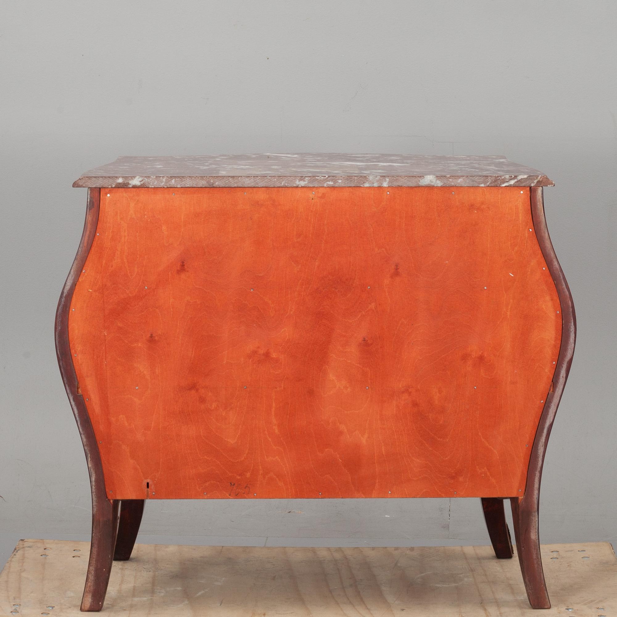 BYRÅ, rokokostil, 1900-tal.