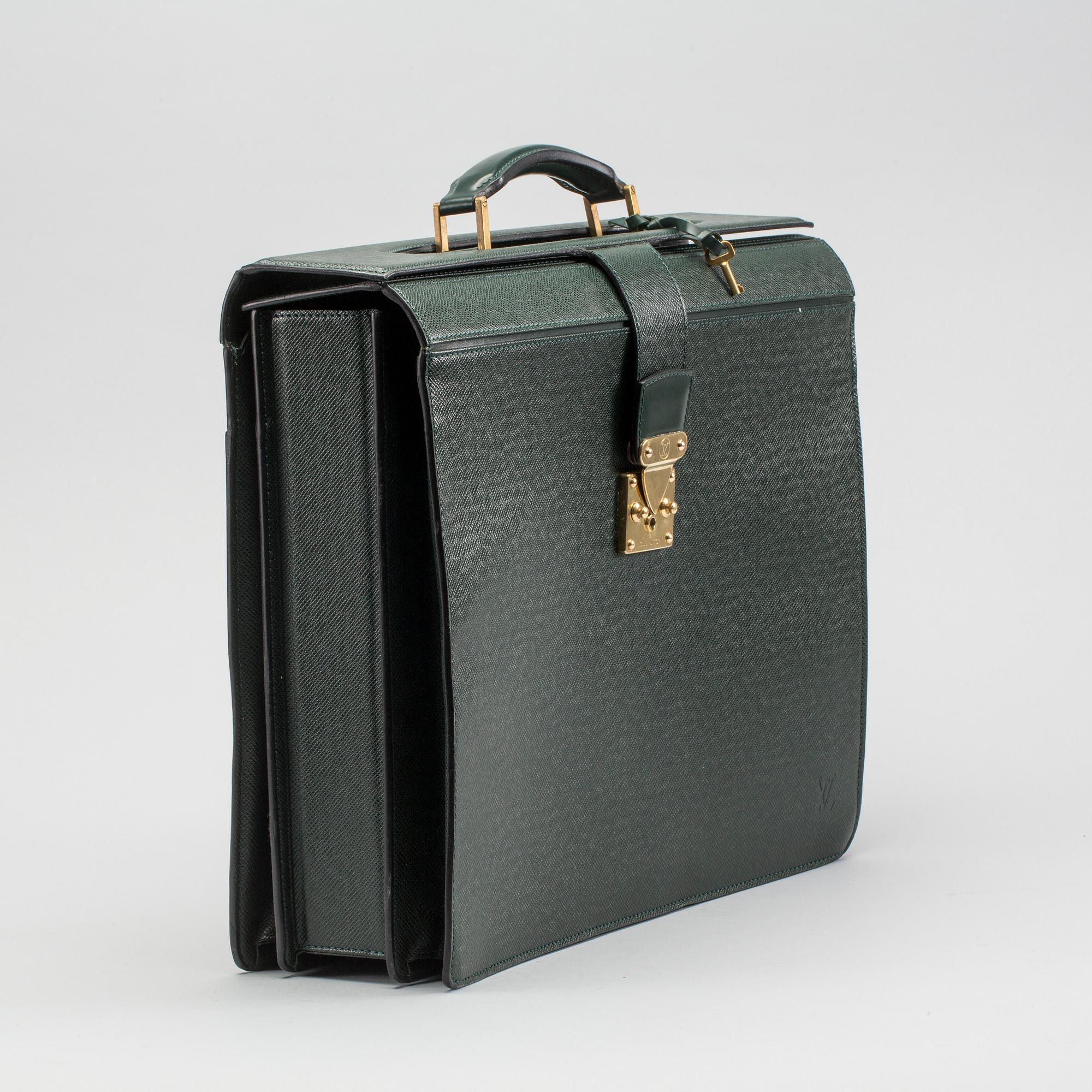PORTFÖLJ, Louis Vuitton.