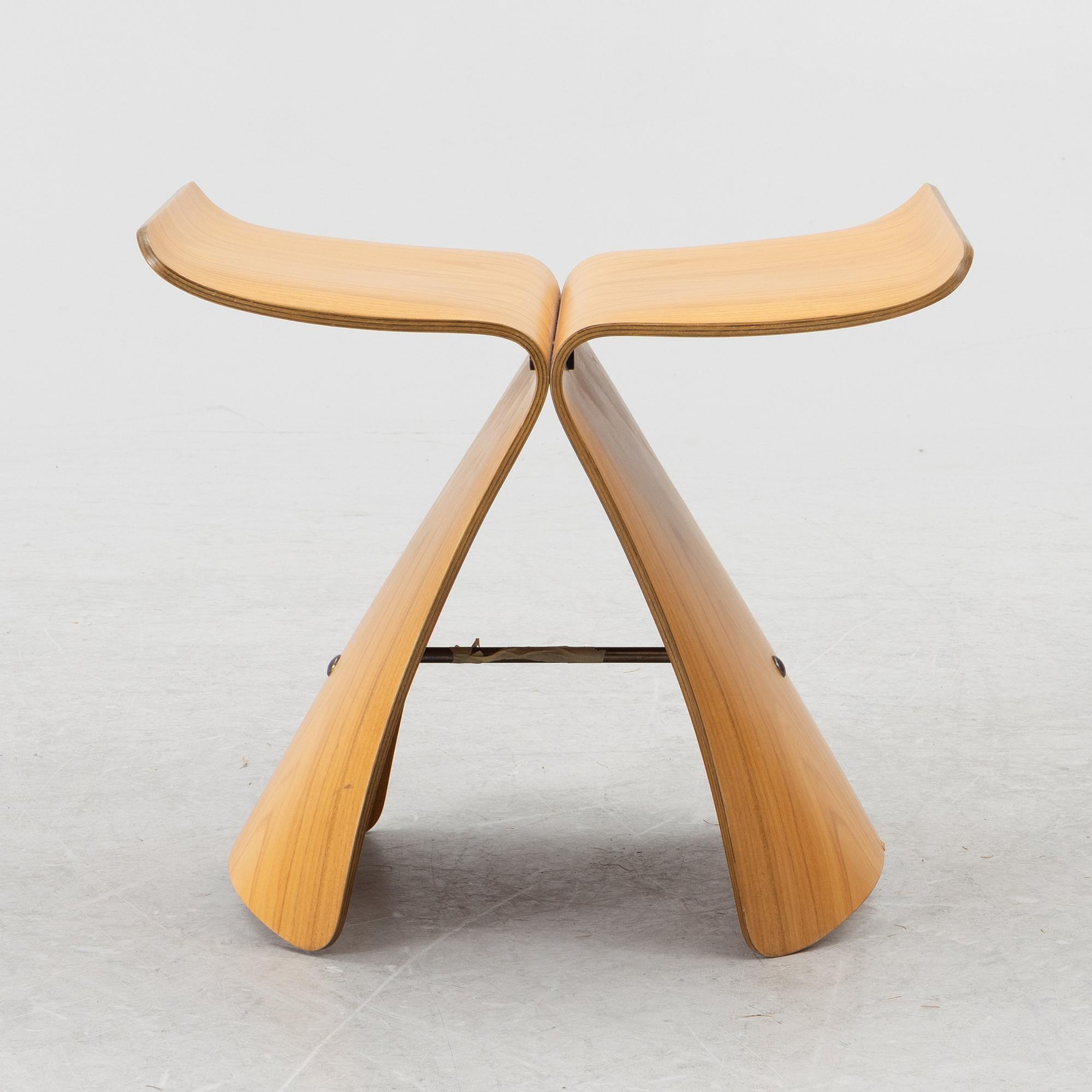 Sori Yanagi, pall, ”Butterfly”, Tendo Mokko, Japan.