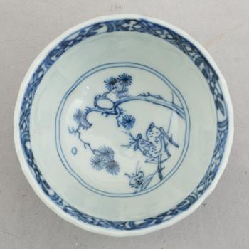 Koppar med fat, ett par + 1, porslin, Kina, Kangxi (1662-1722).
