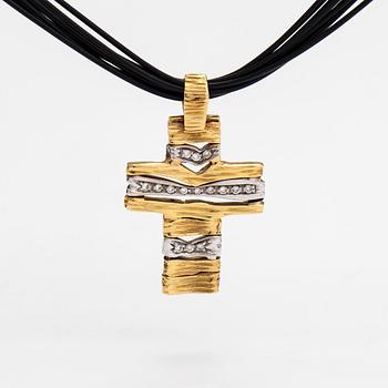 Halsband, hänge, kors, 18K guld med en rubin och diamanter ca 0.045ct totalt.