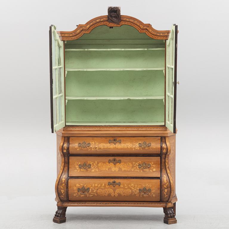 Display cabinet, Holland, 18th century.