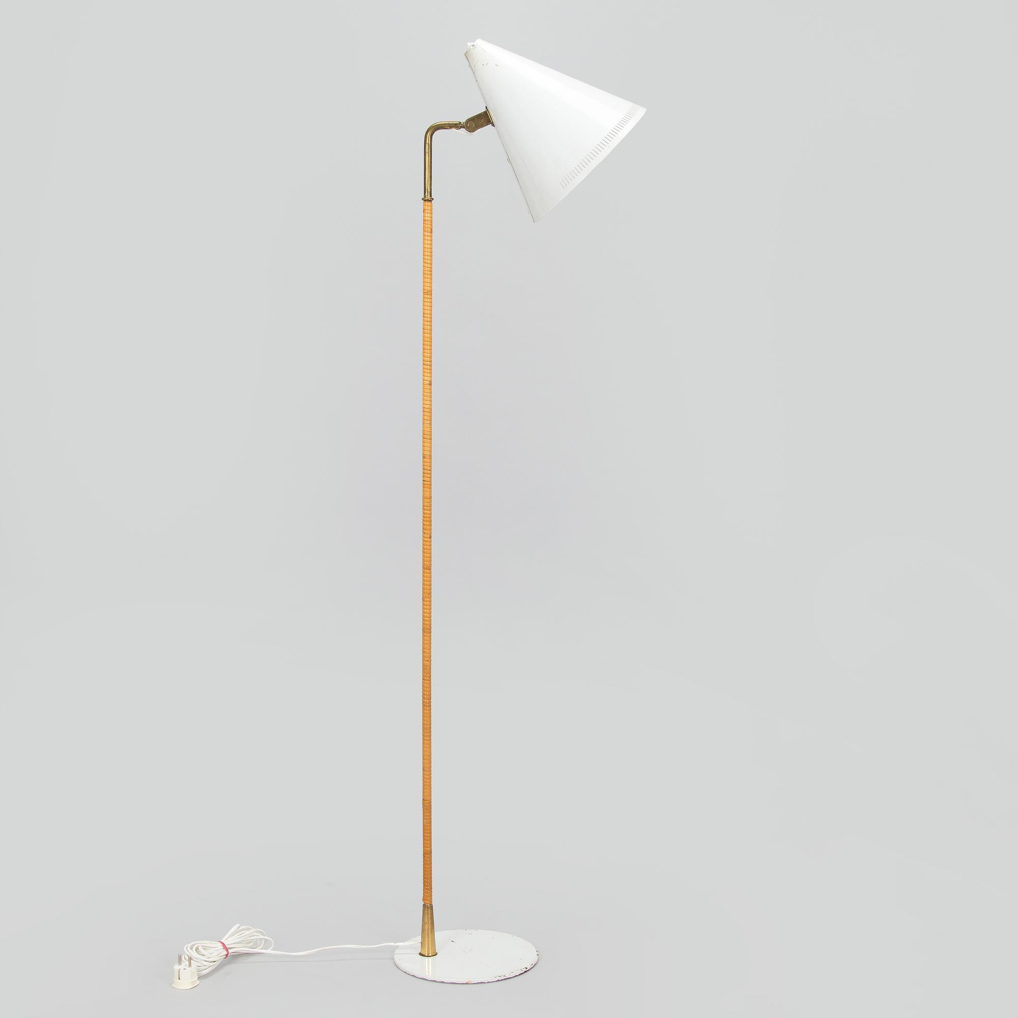 Paavo Tynell, a mid-20th century K10-10 floor lamp for Idman.