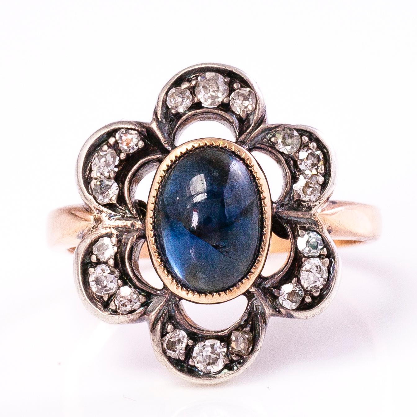 RING, 10-11K guld, cabochonslipad safir, gammalslipade diamanter ca 0.35 ct tot.