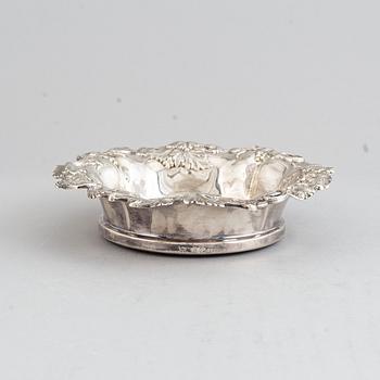 Henry Wilkingson & Co., coaster, silver, Sheffield 1835-1836.