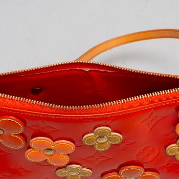 LOUIS VUITTON, A 'Vernis Lexington Fleurs Pochette'.