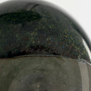 Oiva Toikka, Two glass birds, signed O. Toikka Nuutajärvi.