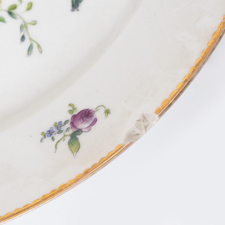 A Bing & Gröndahl part dinner service, Dnemanrk, circa 1900. (44 pieces).