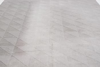 Carpet. Layered, approx. 400 x 300 cm.