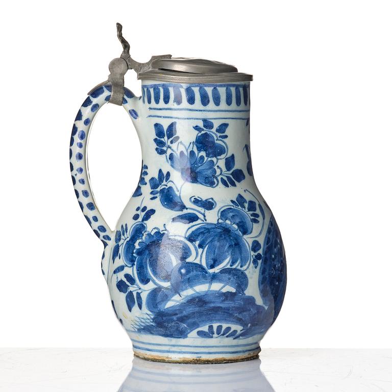 A blue and white Dutch faiance tankard with pewter mountings, Delft, 18th century.