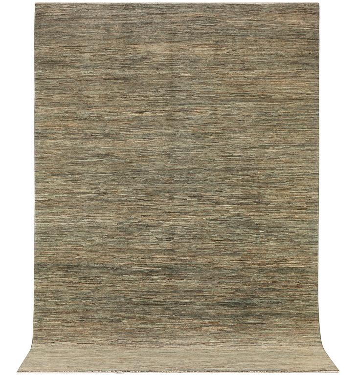 A Modern Design Ziglar carpet, a. 302 x 192 cm.