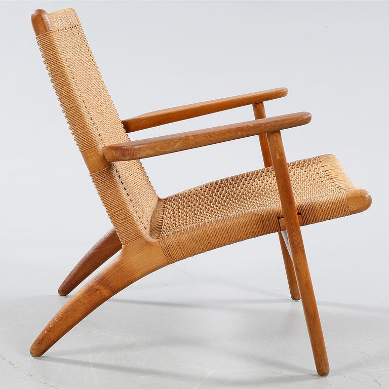 KARMSTOL, "CH-25", Hans J. Wegner, Carl Hansen, Danmark, 1900-talets andra hälft.