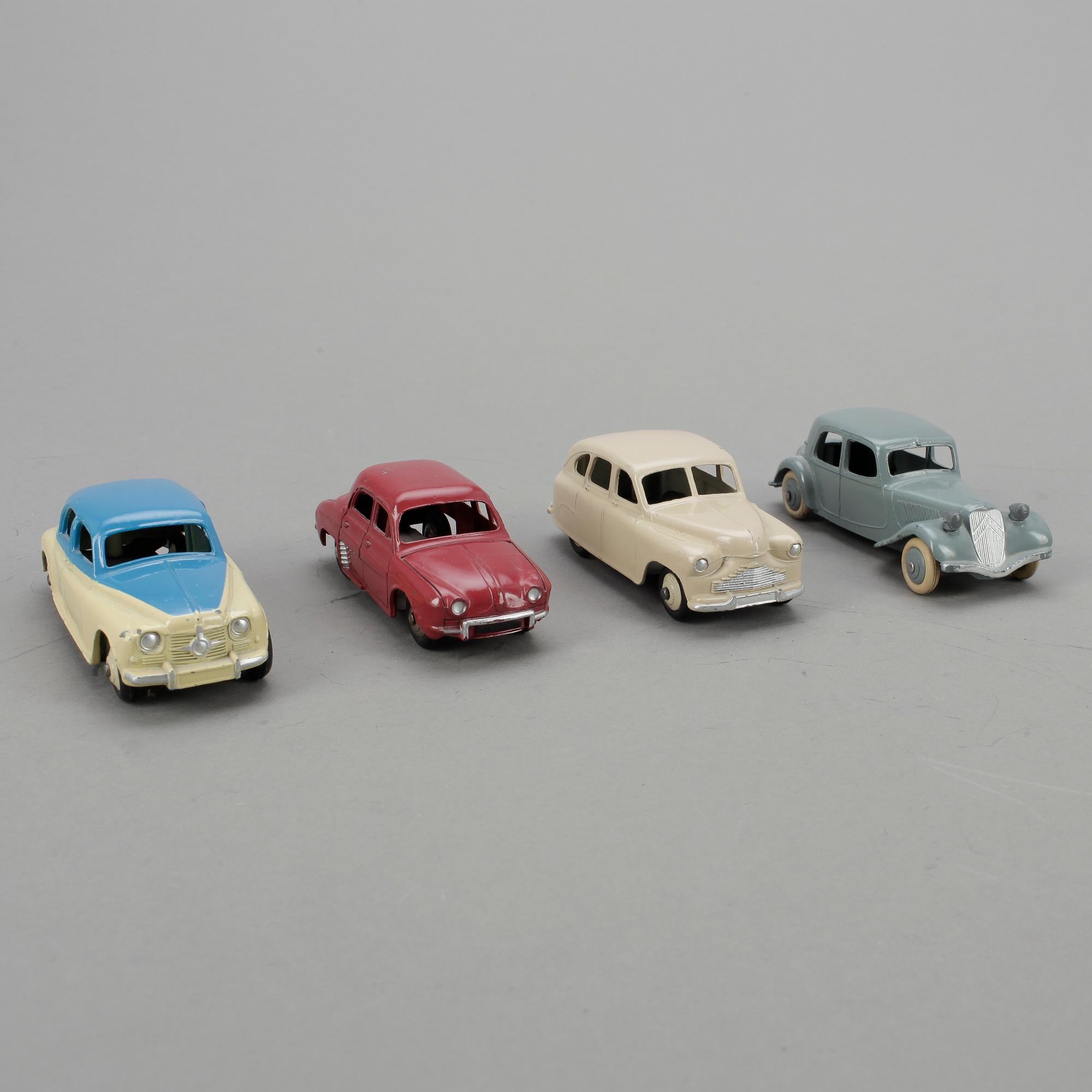 LEKSAKSBILAR, 4 stycken, metall, Dinky Toys.