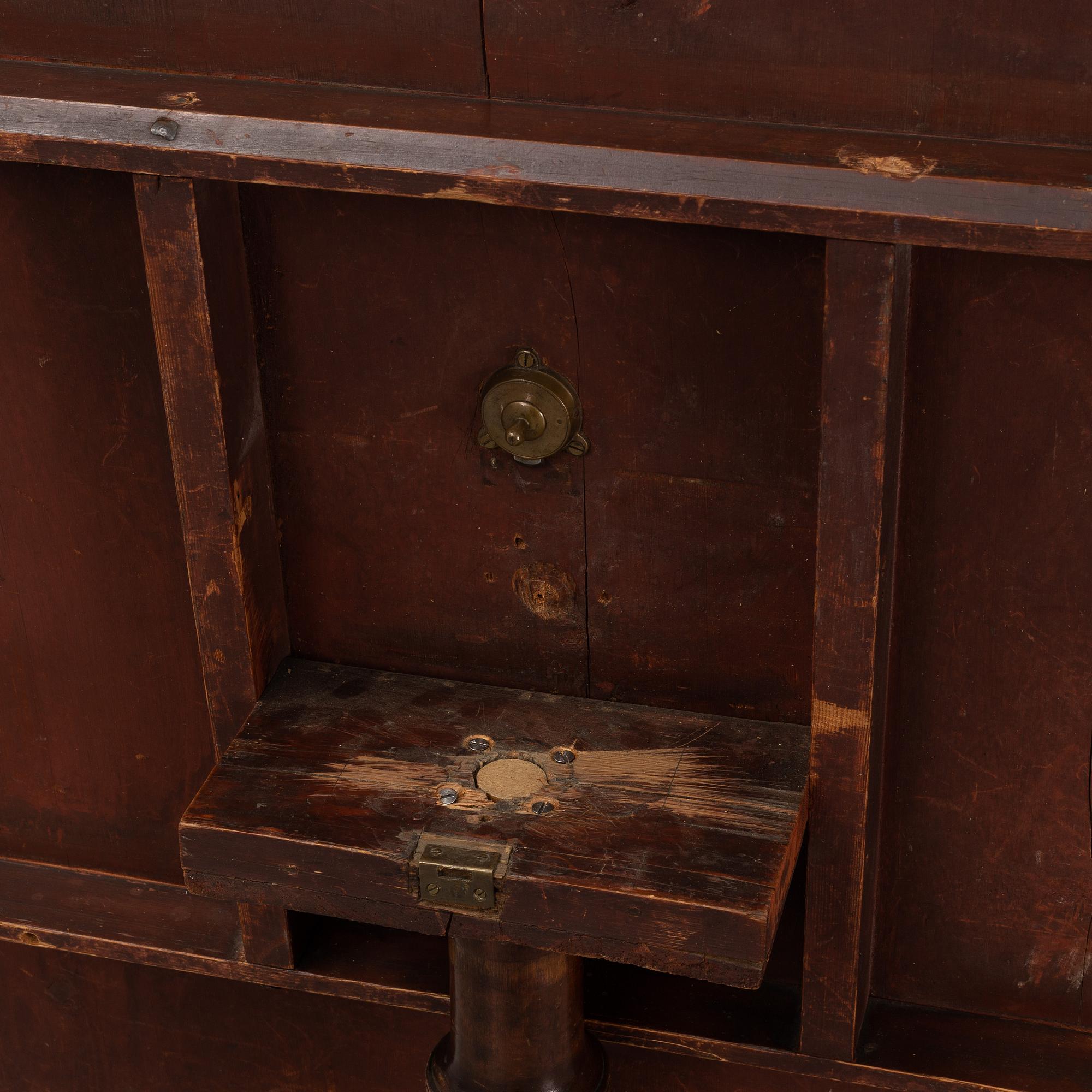 An alder and birch drop leaf table, first half of the 19th Century ...