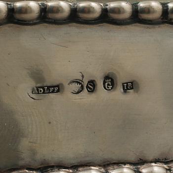 ASKFAT, ett par, samt TÄNDSTICKSASKFODRAL, silver och glas, Adolf Landoff, Göteborg, 1935/1936.