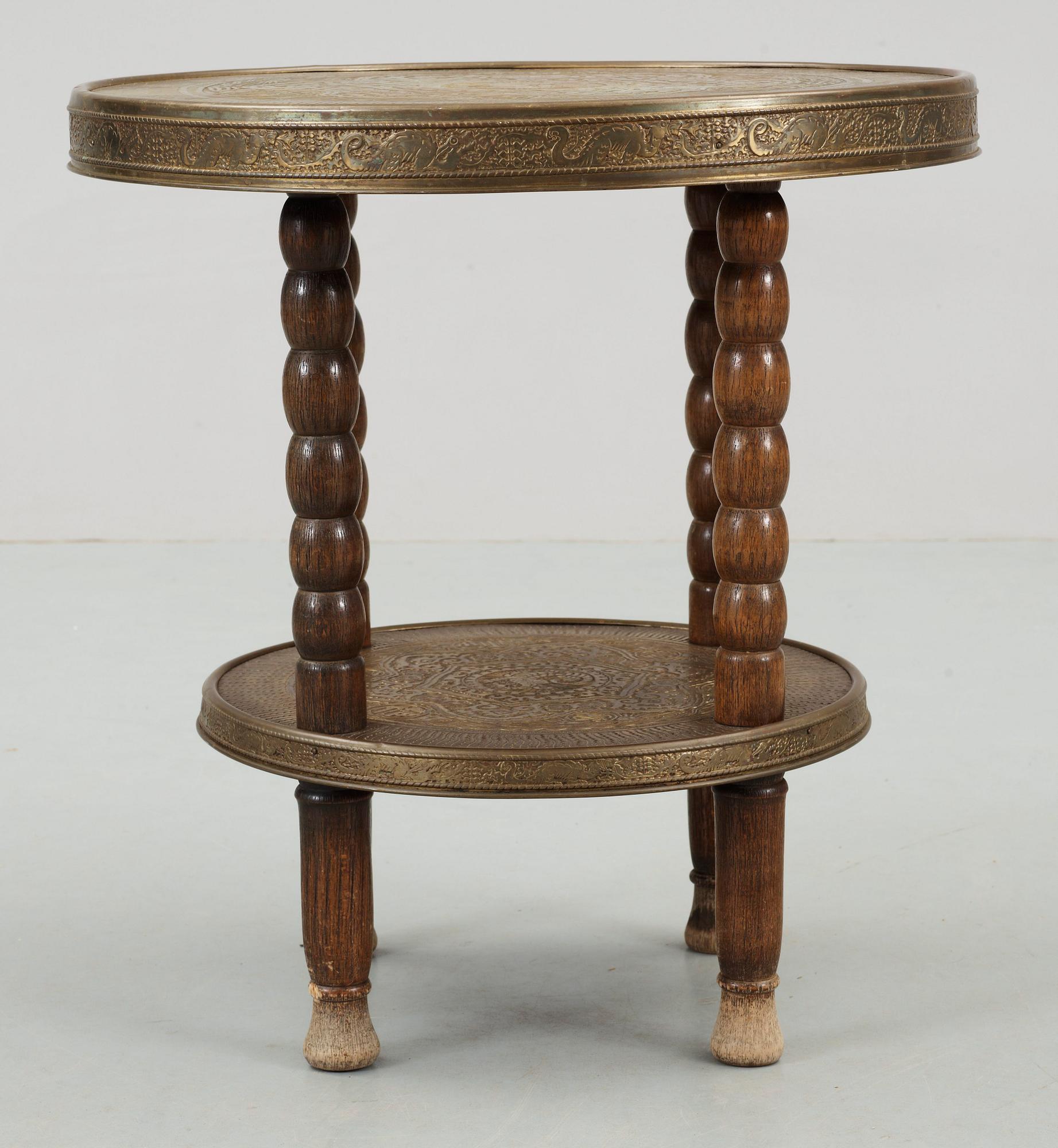 RÖKBORD, orientaliskt, 1900-tal.