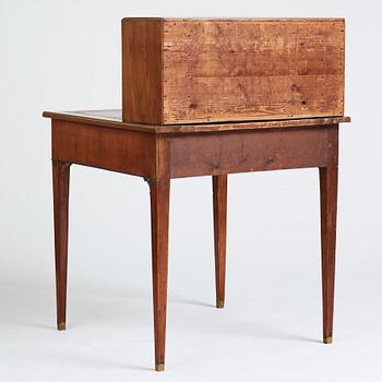 Skrivbord med uppsats, i Carl Diedric Ficks art (mästare i Stockholm 1776-1806) Sengustavianskt.