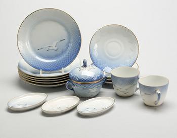 KAFFESERVIS,  porslin, 28 delar, "Måsen", Bing & Gröndal, Danmark, 1900-talets andra hälft.