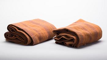 PLÄDAR, 2 st Viola Gråsten, 1900-talets andra hälft.