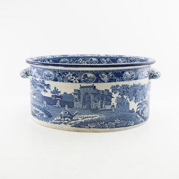 Jardinière England early 20th century porcelain.