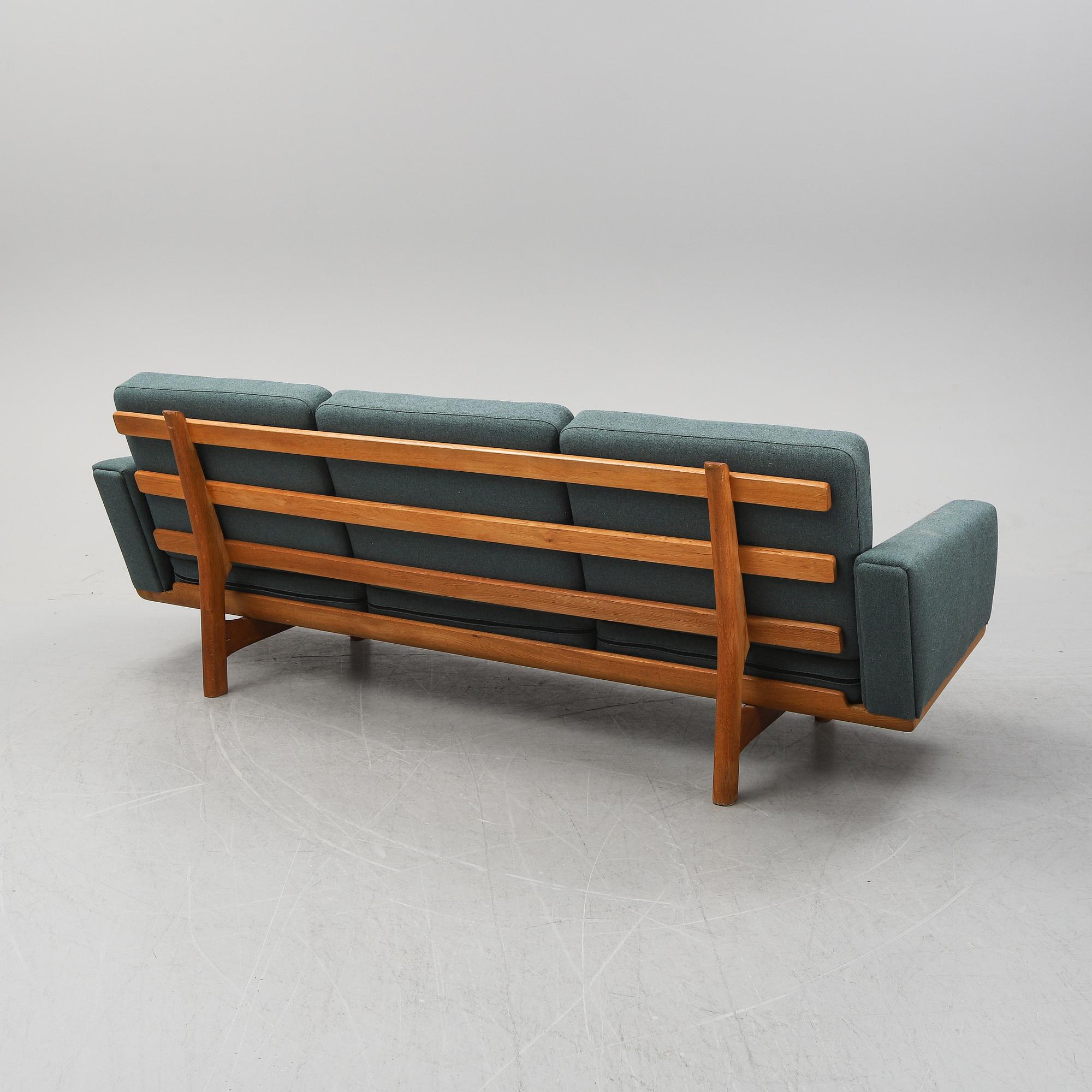 Hans J Wegner, soffa, GE-236, Getama, 1900-talets andra hälft.