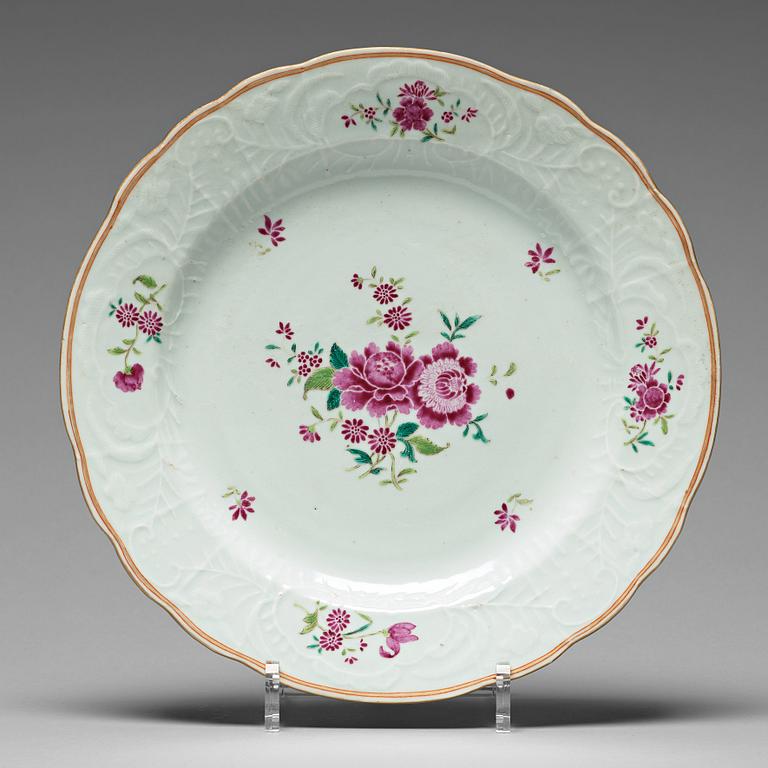 A famille rose dish, Qing dynasty, Qianlong (1736-95).