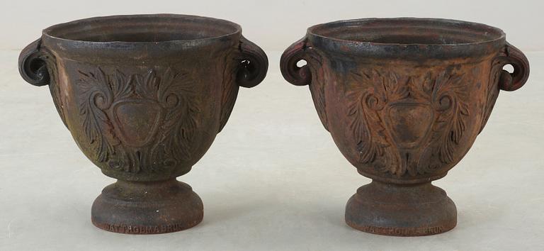 YTTERFODER, ett par, Svartmålat gjutjärn, Barockstil, Vattholma bruk, 1800-tal.