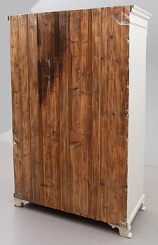 KLÄDSKÅP, 1800-talets andra hälft.