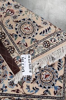 Matta, Nain, part silk, 9 laa, ca 302 x 203 cm.