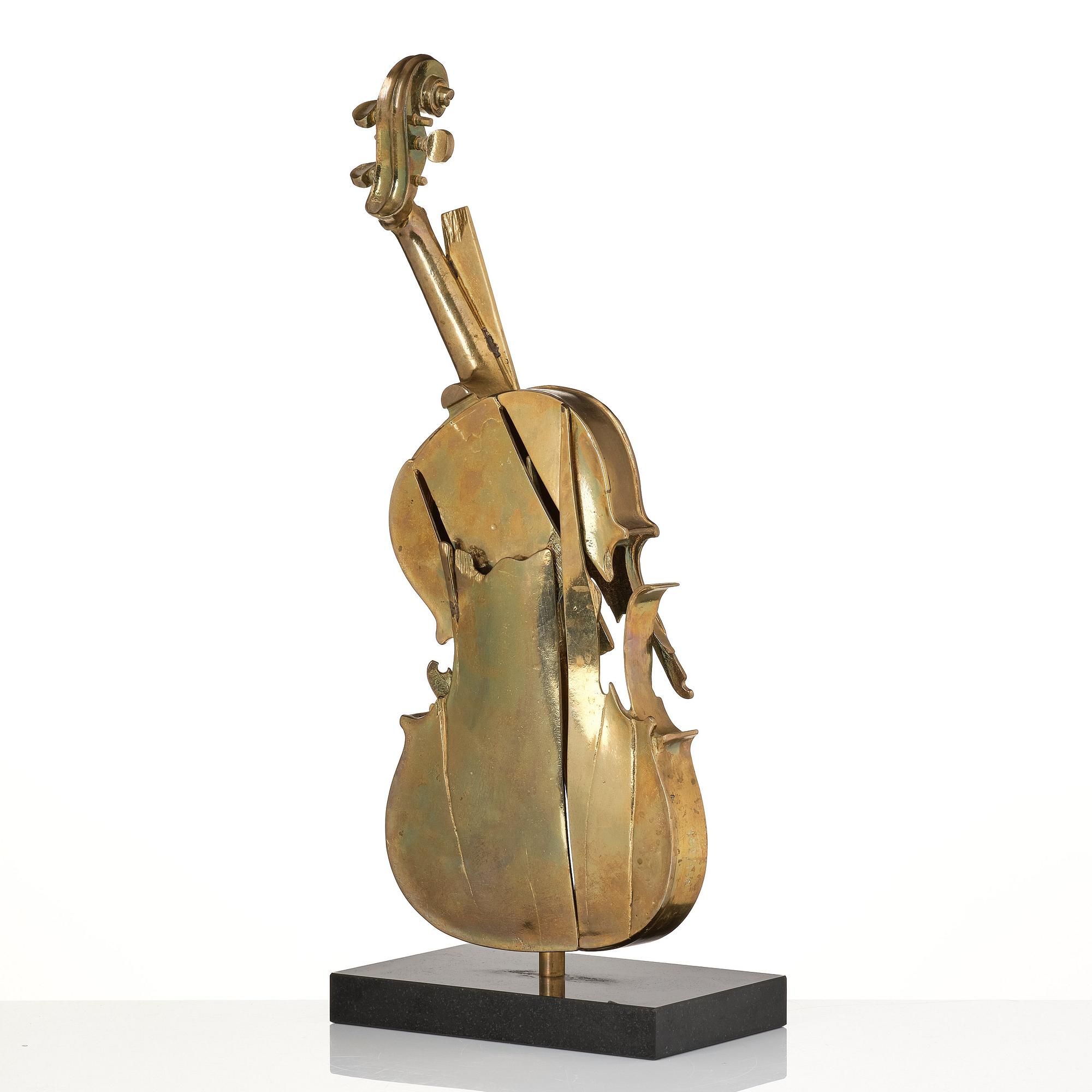 Arman (Armand Pierre Fernandez), "Le Tombeau de Paganini".