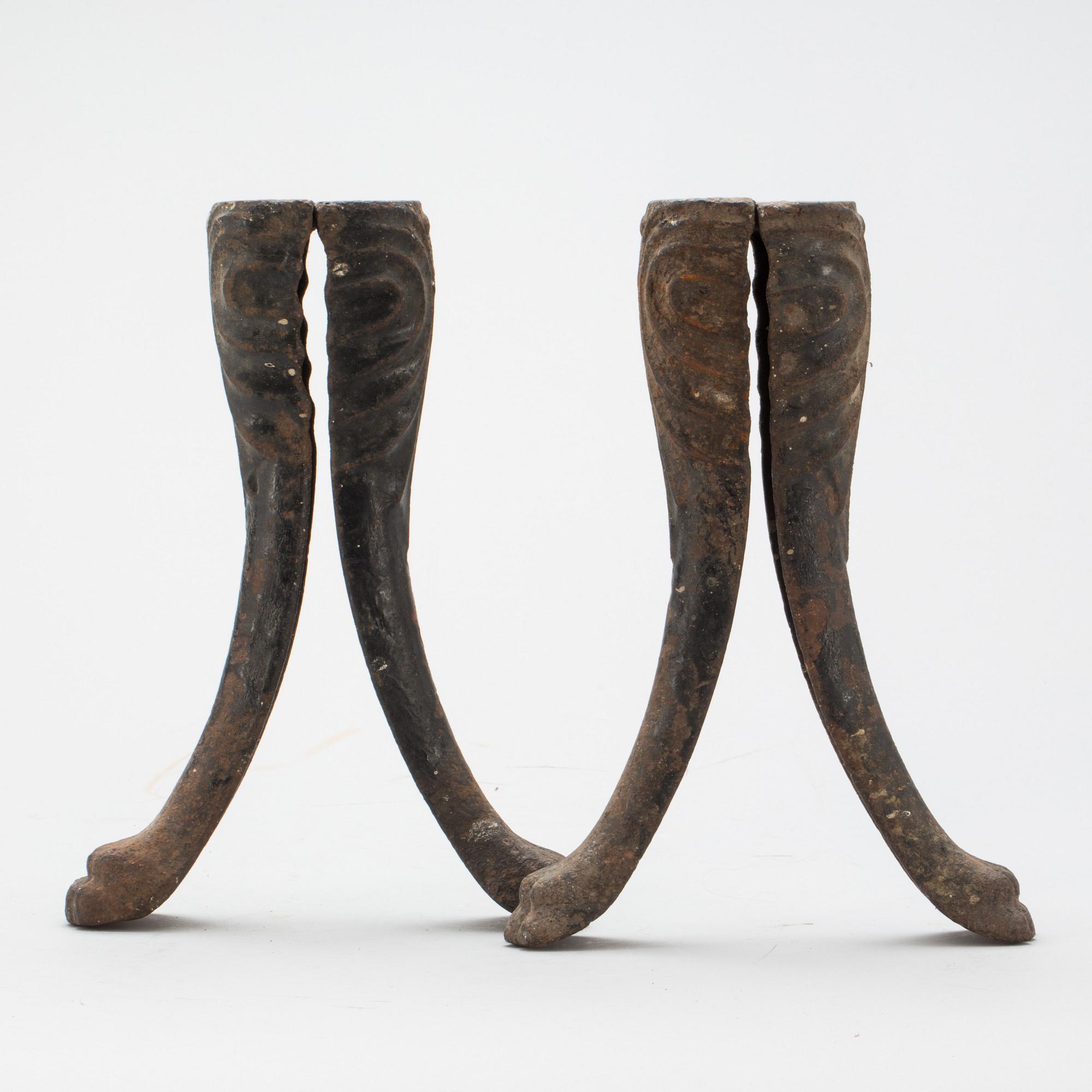 BORDSBEN, 4 st, gjutjärn, 1800/1900-tal.