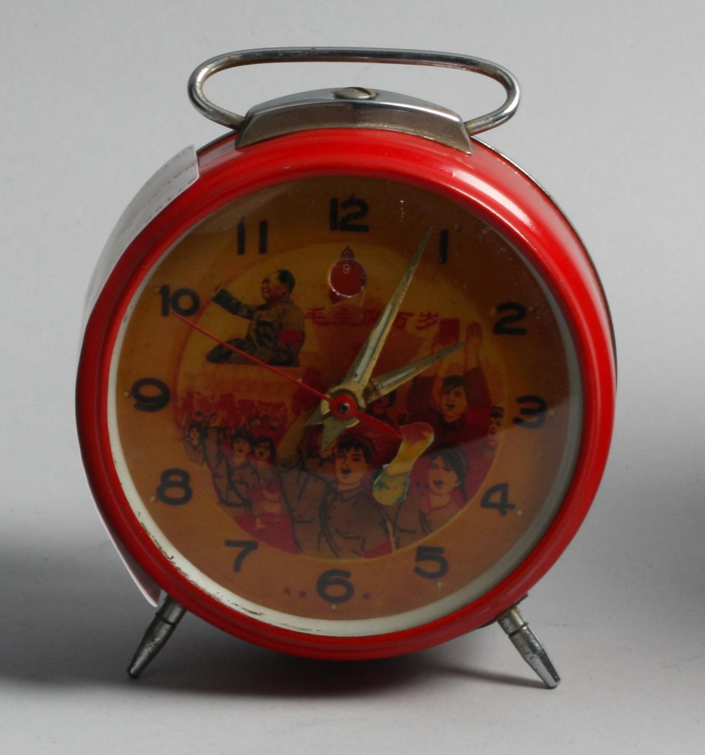 KLOCKOR, 2 st, bl.a Kina.