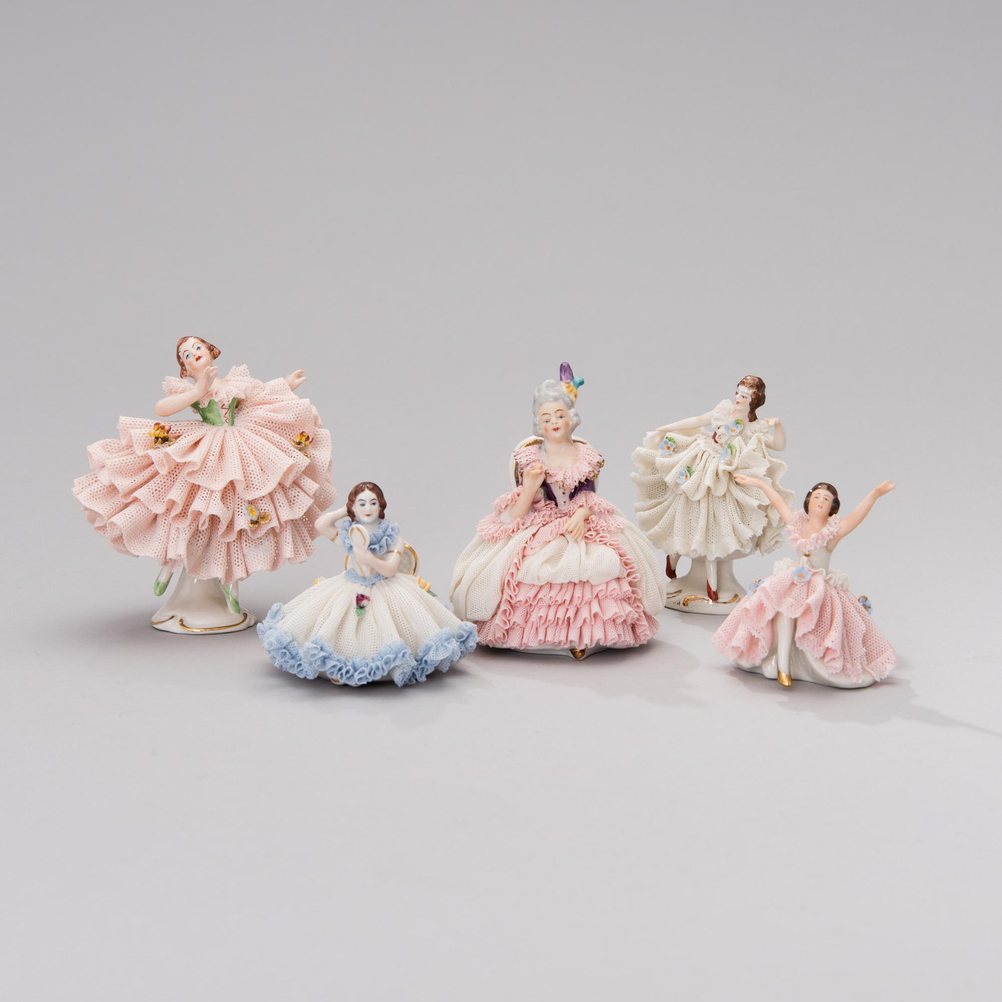 FIGURINER, 5 st, porslin, stämplade Dresden. 1900-talets mitt.