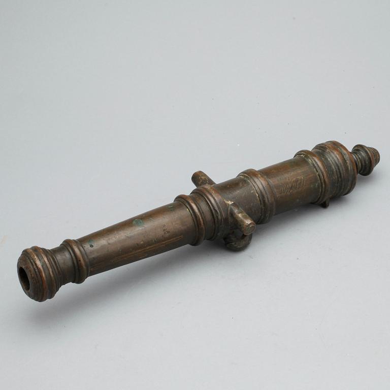 KANON, brons, 1700-talets slut.