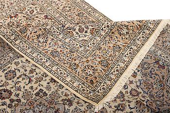 A Keshan carpet, c. 283 x 195 cm.