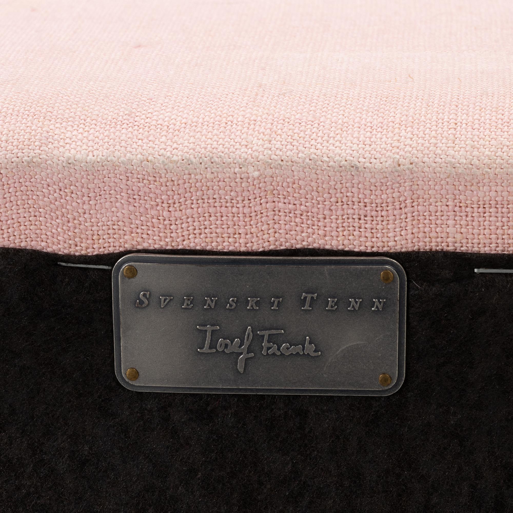 Josef Frank, a model 703 sofa, Firma Svenskt Tenn, ca. 2018.