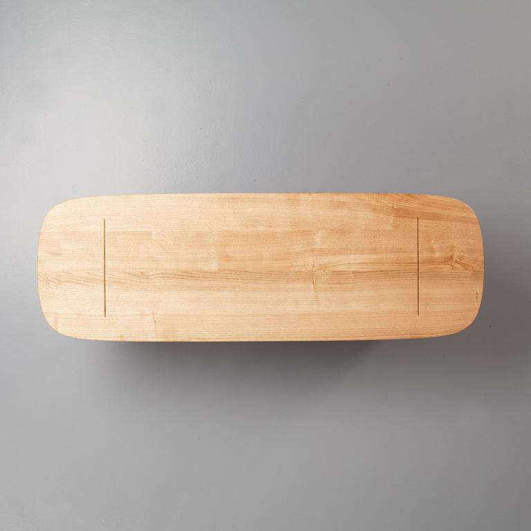 Claesson Koivisto Rune, a "Hand" bench, Sasimonokagu Takahashi, Japan 2019.