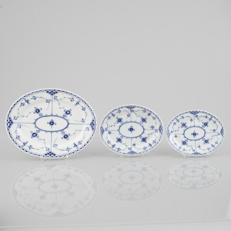 A set of three 'Blue Fluted Half Lace' porcelain serving dish's, Royal Copenhagen, models 748, 753, 676, 1898-1923.